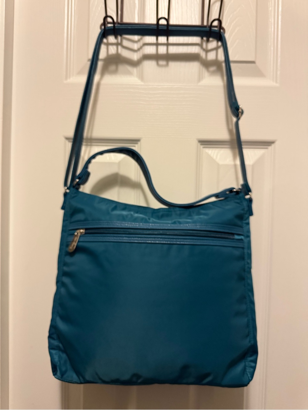 Thirty-One Teal Blue Nylon Crossbody Purse / Shoulder Bag 12" wide